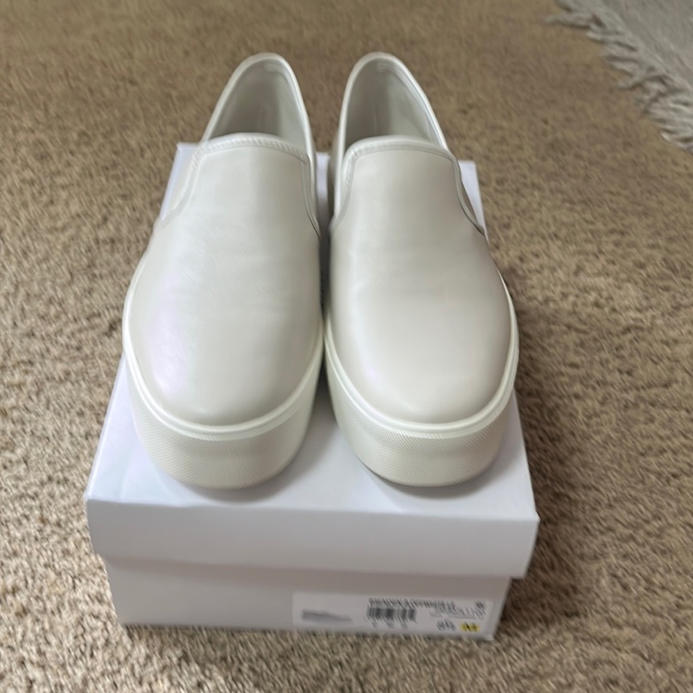 VINCE Brenden off white slip on size 8.5